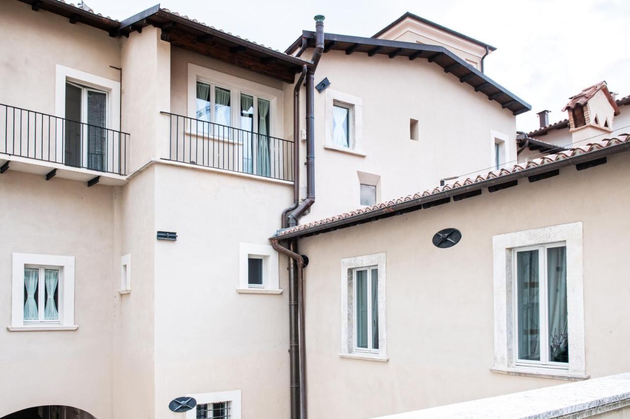 Dimora Fortebraccio L'Aquila Ngoại thất bức ảnh